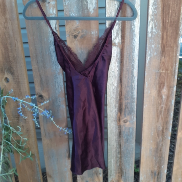 ❤ Burgundy Purple Satin La Senza Chemise - Picture 2 of 6